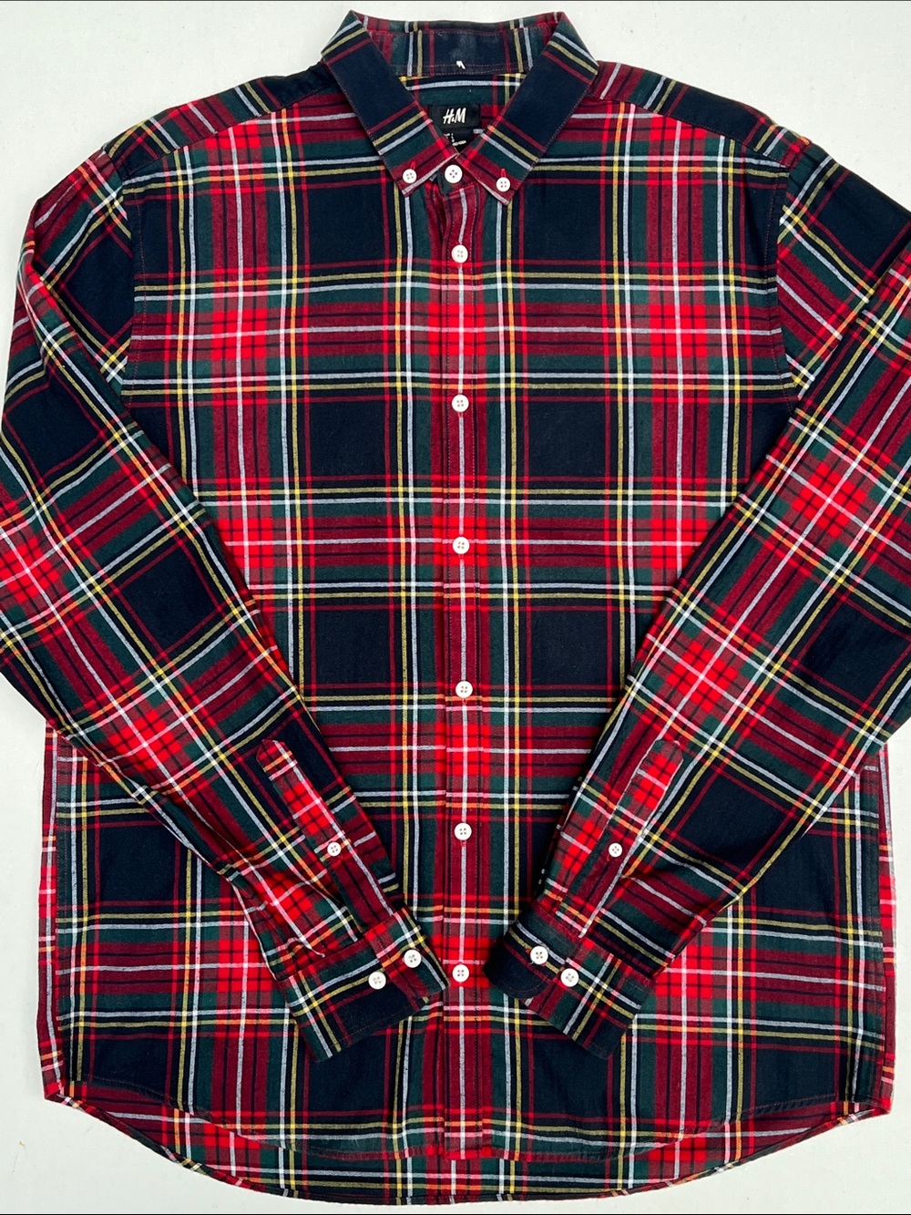 🍎Men’s H&M plaid button down🍎